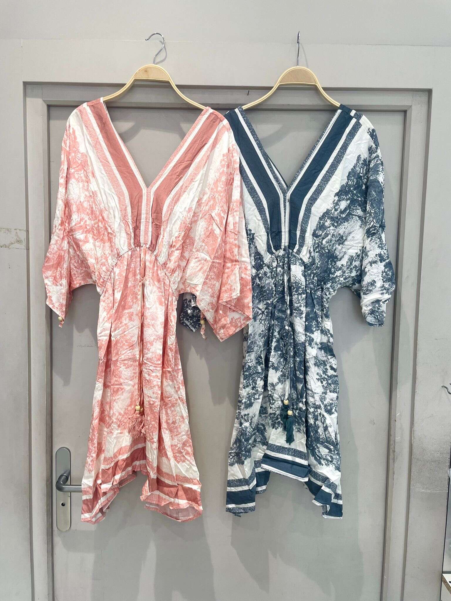 Sukienka ASHLEY Miss Sara Mambo Short