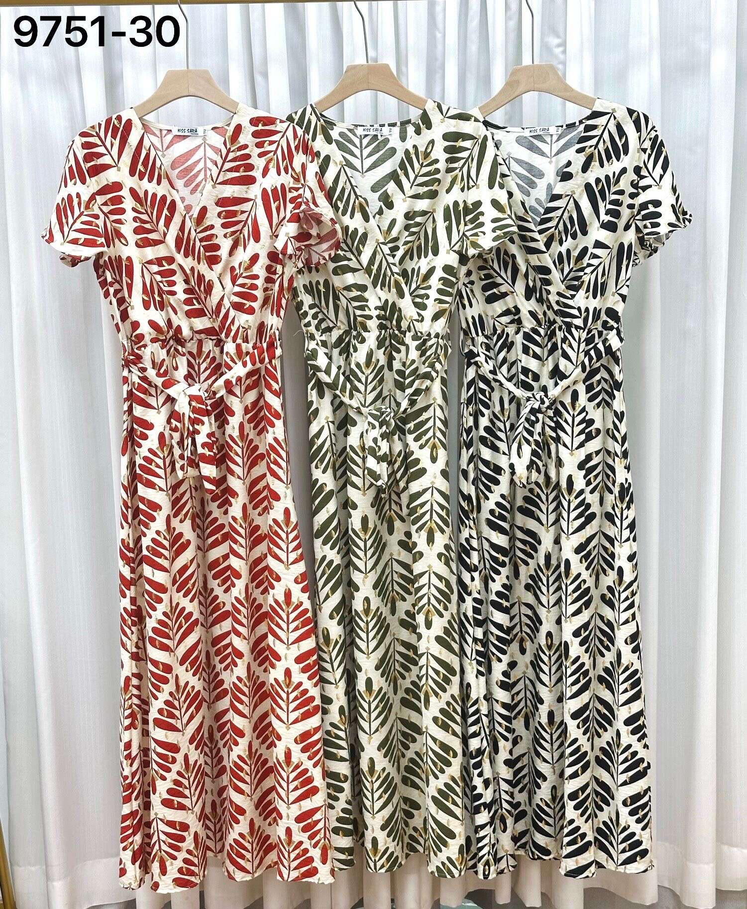 Sukienka DORIS GOLD Miss Sara Sleeves